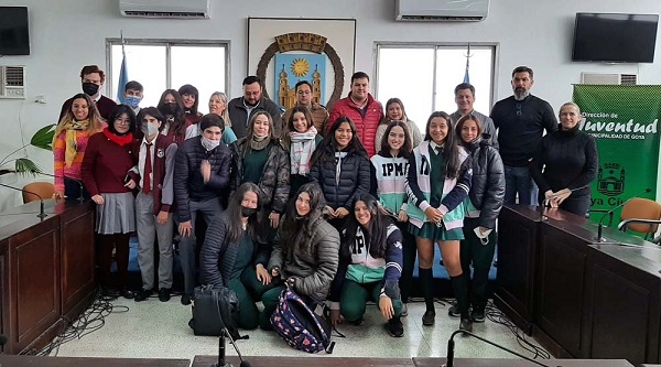 Parlamento Juvenil-Estudiantes de los Institutos Alberti e IMTEMI participaron de charla preparatoria en el HCD