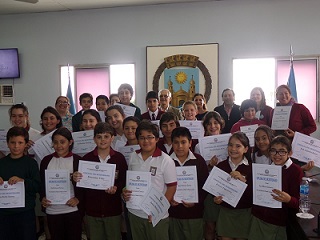 HCD Goya-Programa_La_Escuela_va_al_Concejo-Alumnos_del_Instituto_Hispanoamericano_junto_a_concejales_y_docentes